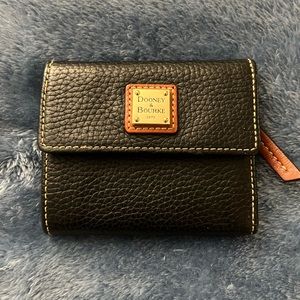 Dooney and Bourke Sm Wallet